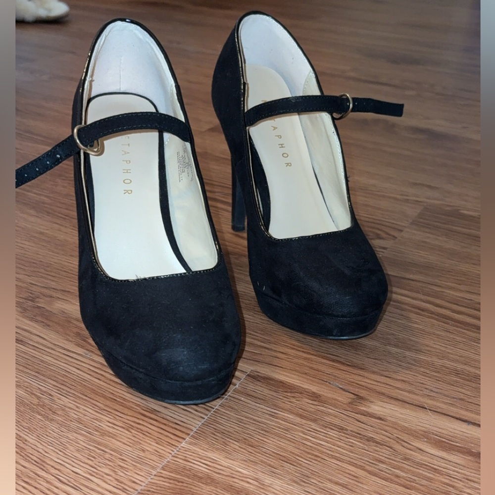 Metaphor black heels